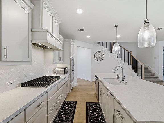 4th image of 117 Paxton Cir