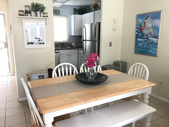 3rd image of 837 Island Ct APT 1