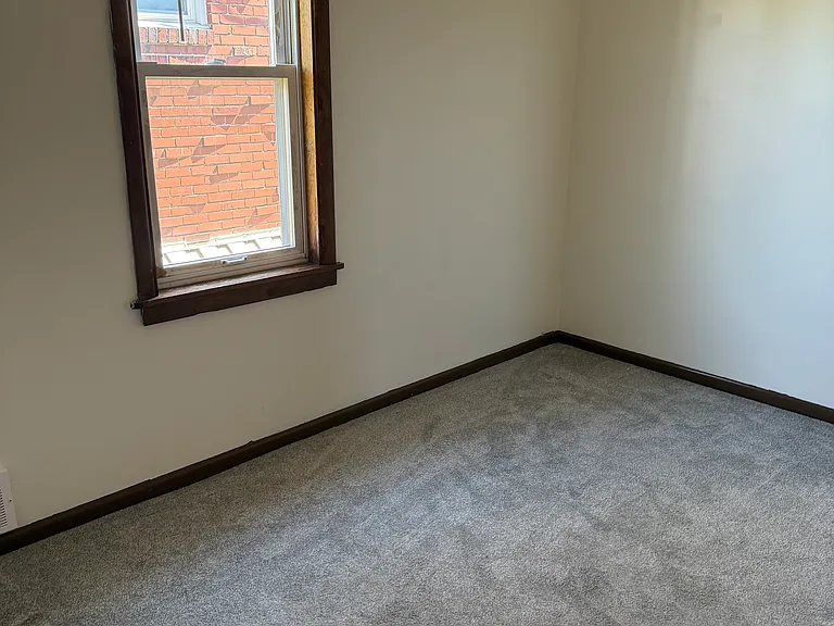 321 Vernon St — Photo 8