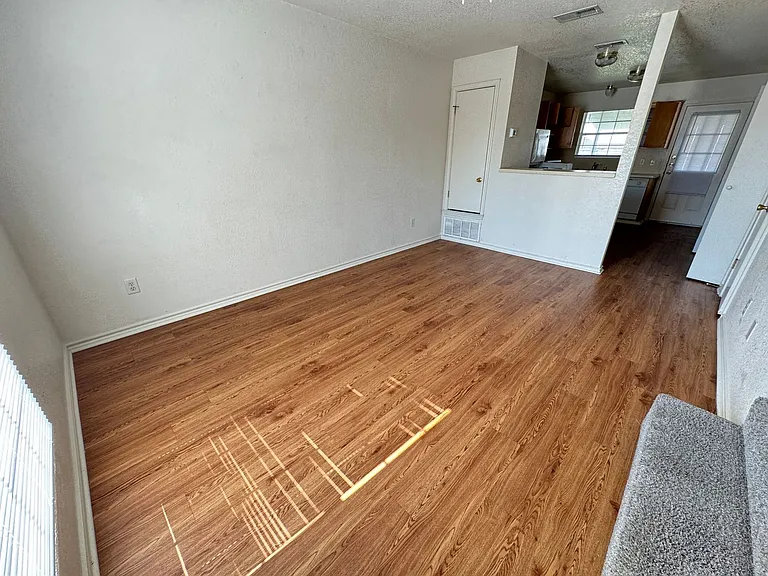 4300 Alan Kent Dr — Photo 2