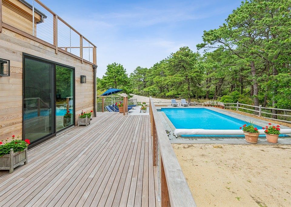1st image of 23 Sand Castle Ln
