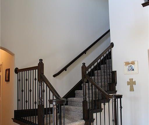 4th image of 2512 Sabine Cir