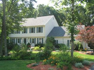 11 Stagecoach Rd, Cumberland, RI 02864