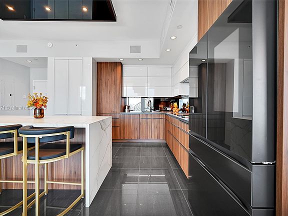 5th image of 2100 Park Ave APT 501