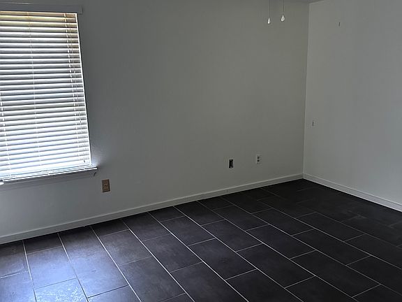 4th image of 504 Stoneridge Dr