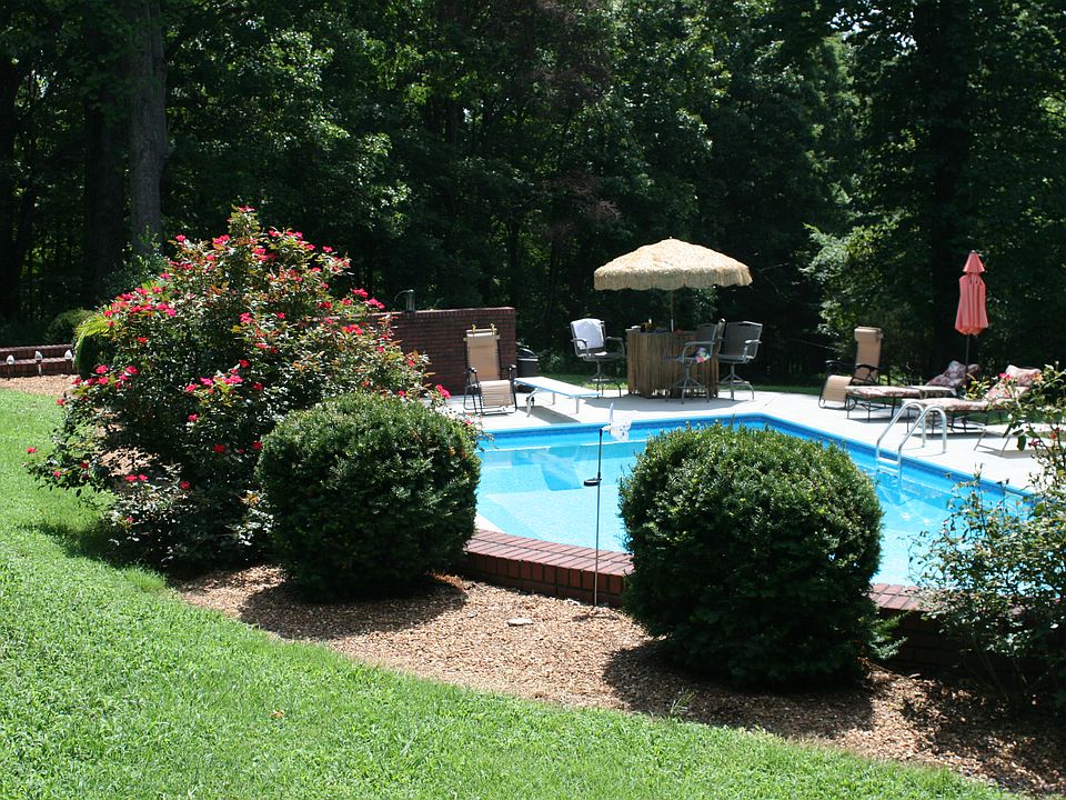 2nd image of 191 Rex Ln