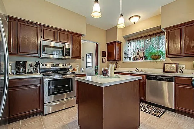 1109 Canoe Ln — Photo 6