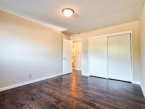 4th image of 3802 Underwood Dr APT 4