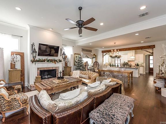5th image of 3026 Maple Grove Ave #304