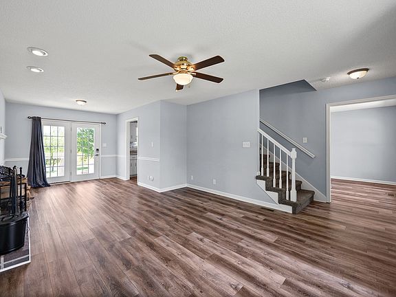 2nd image of 334 Yankee Dr