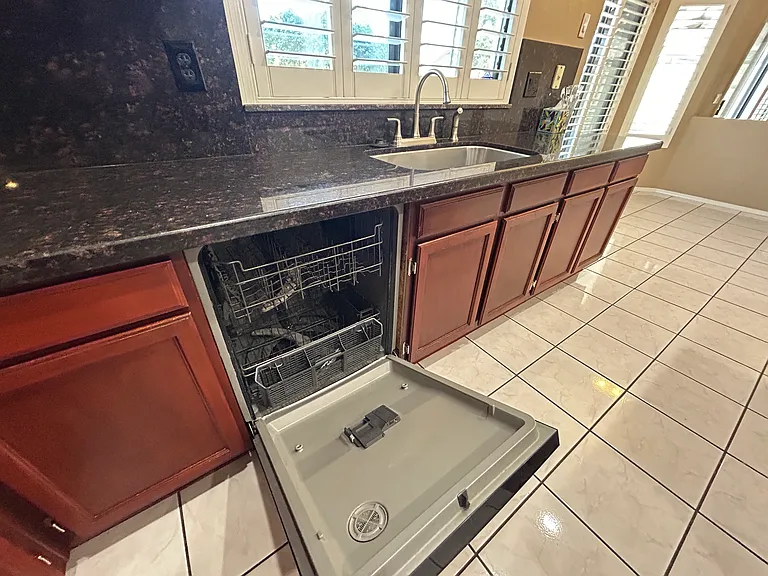 4334 E Anderson Dr — Photo 14