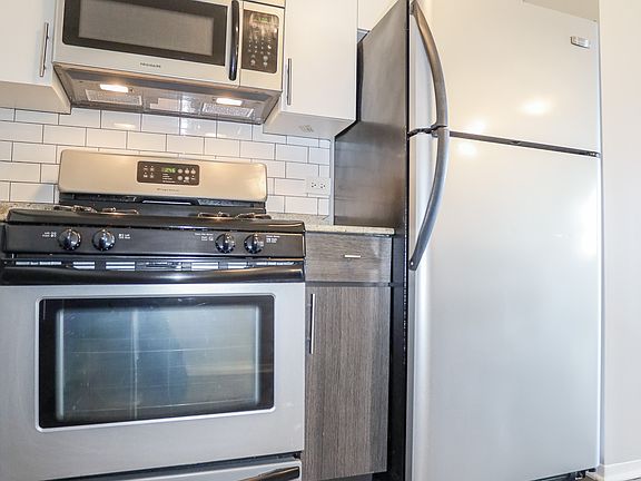 4th image of 181 N Jefferson St #2504