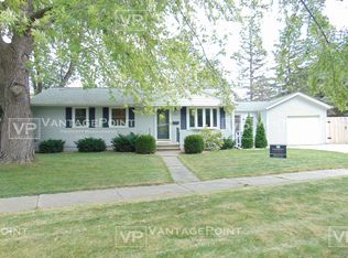 531 Clover Ln, Green Bay, WI 54301