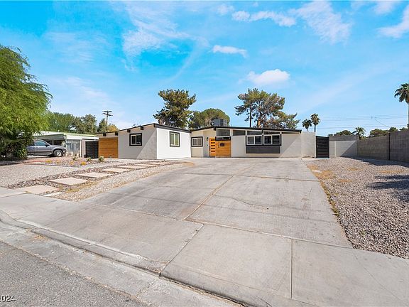 3rd image of 3188 Sundown Dr