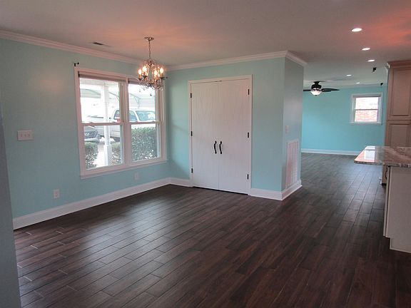 4th image of 246 Woodmont Dr