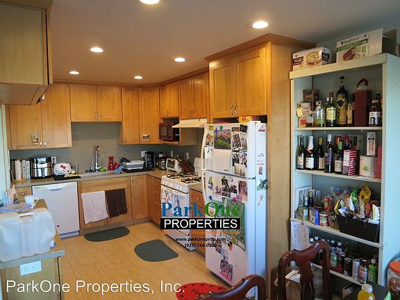 2nd image of 651 Prentiss St