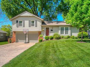 7816 W 98th St, Overland Park, KS 66212