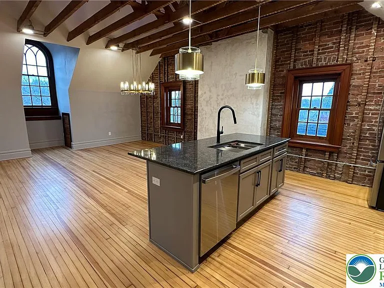 214 Spring Garden St #PENTHOUSE — Photo 8