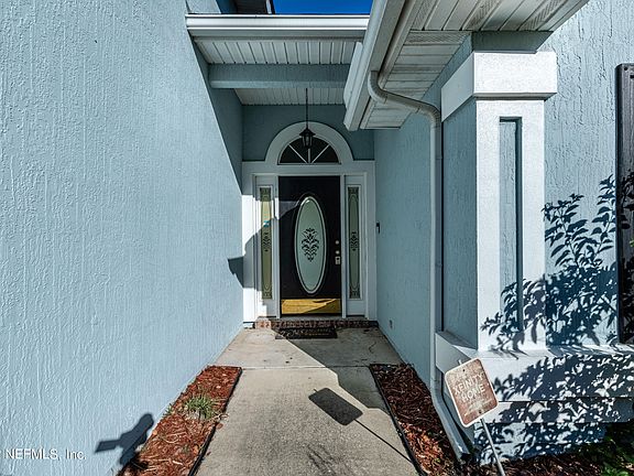 2nd image of 2461 CEDAR TRACE Drive W