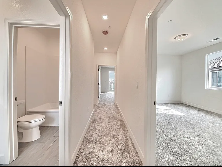 10918 Miacomet Ct — Photo 40