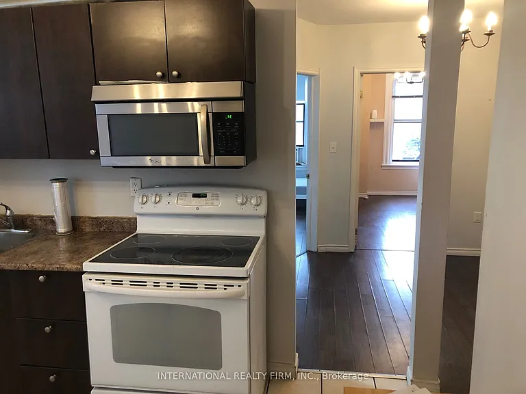 201 Dundas St E #2 — Photo 2