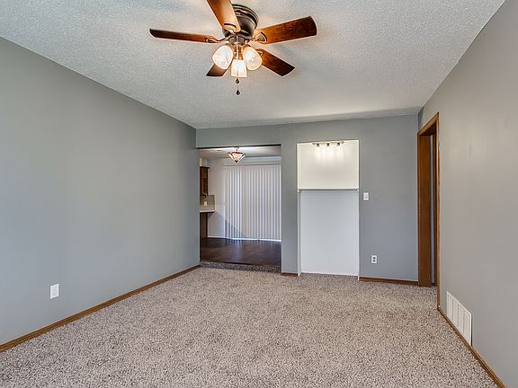 5th image of 3201 Overland Dr