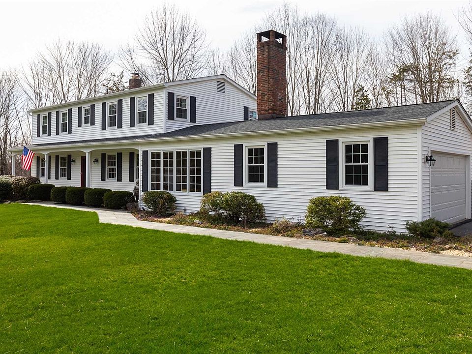 1st image of 40 Woodland Dr