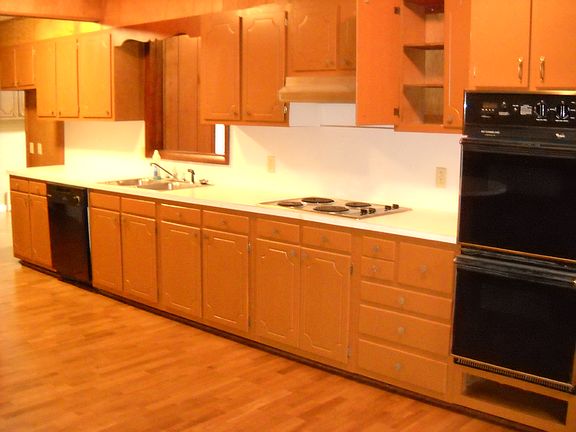 2nd image of 719 Josephine St