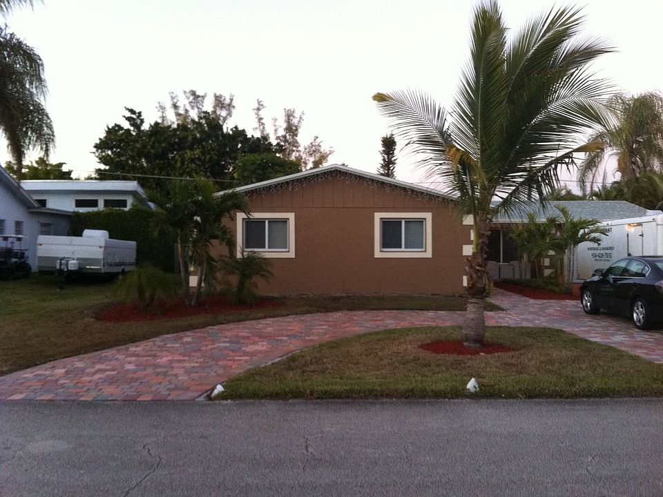 Front Driveway and Road