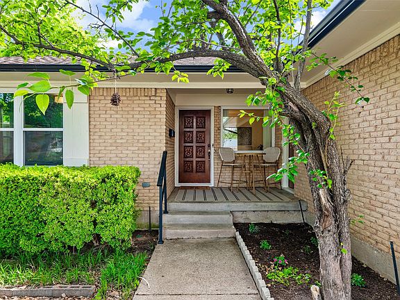 3rd image of 514 Huntingdon Ct