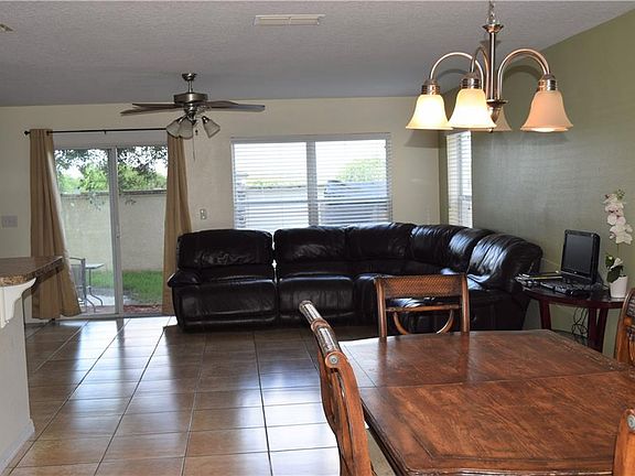 3rd image of 1044 Chalcedony St