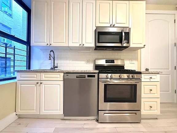 3rd image of 92 Pinehurst Ave APT 5C