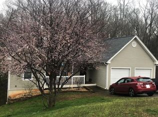 3394 Royal Oaks Dr, Gainesville, GA 30506