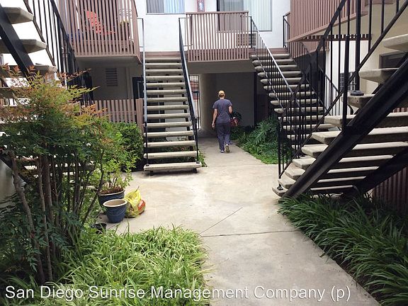 2nd image of 3167 Landis St APT 1