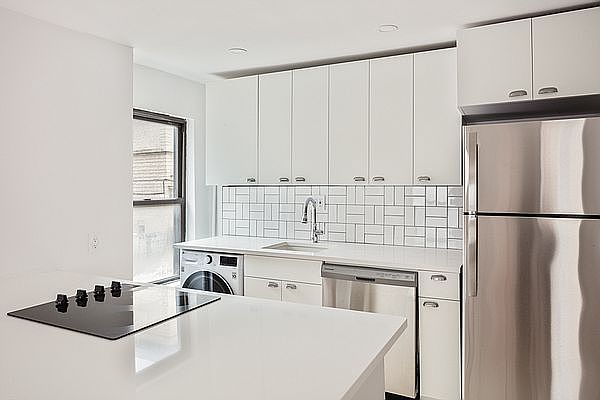 1st image of 585 Vanderbilt Ave APT 3