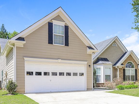4th image of 402 Black Fox Dr