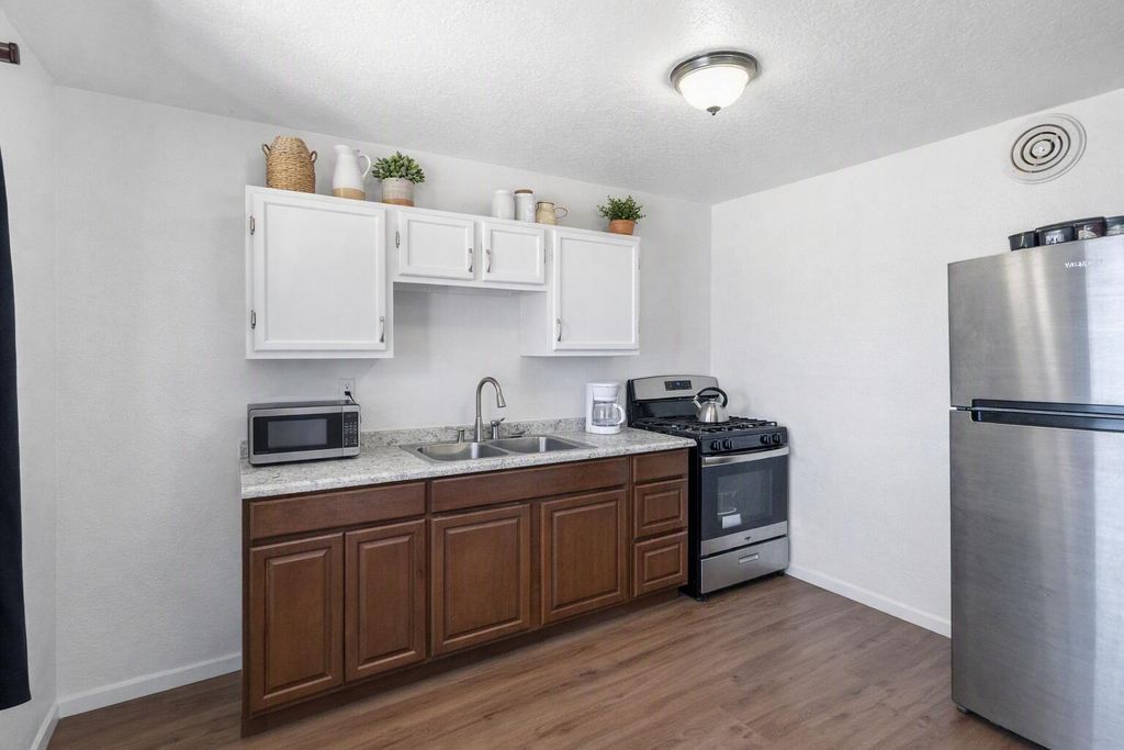 1609 Lundy Ln SW, Albuquerque, NM - View 6