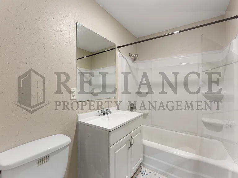 1642 E Denver Dr — Photo 10