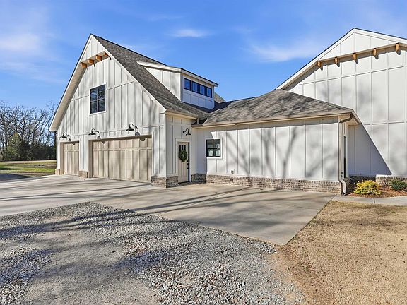 2nd image of 24 Downwind Ave