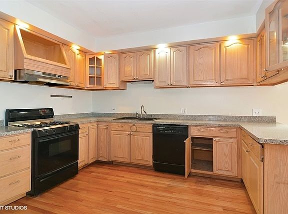 3rd image of 1728 N Campbell Ave #2
