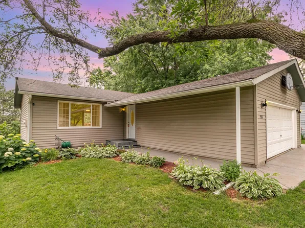 5937 Cedarwood St NE, Prior Lake, MN 55372