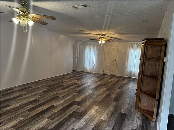 2nd image of 82109 Columbia Rd
