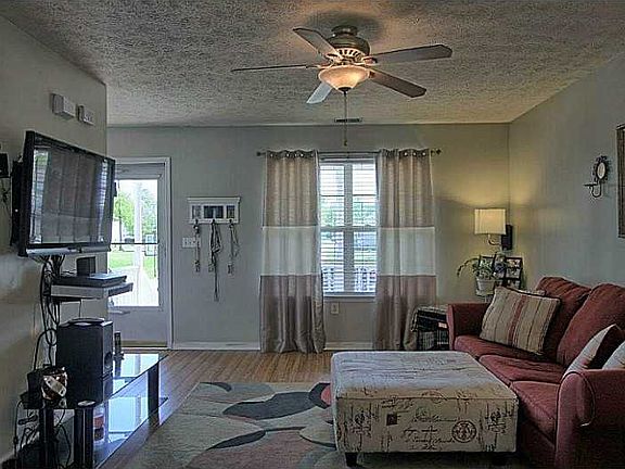 3rd image of 113 Lillie St