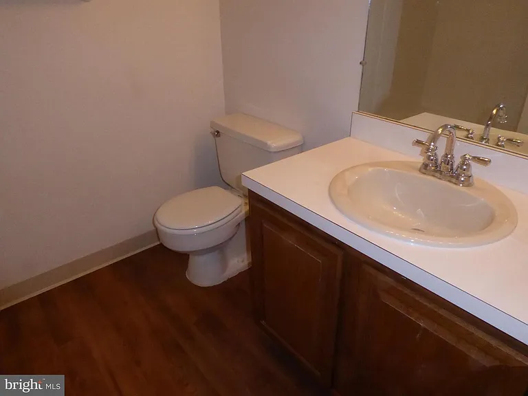 1427 Northgate Sq #12 — Photo 2