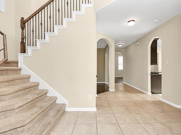 3rd image of 25019 Lakecrest Glen Drive
