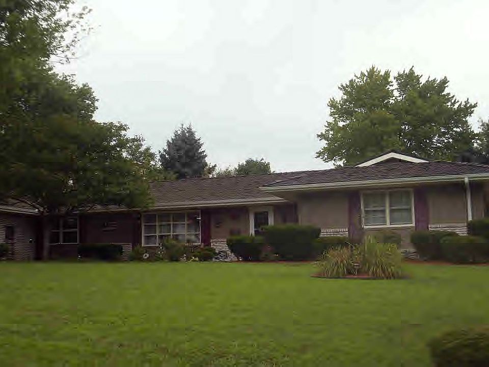 1st image of 79 Country Club Dr