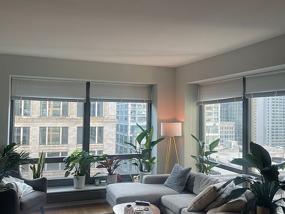 4th image of 130 N Garland Ct APT 1502