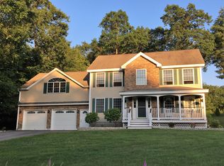 39 Magnolia Dr, Goffstown, NH 03045