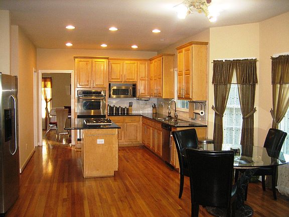 Kitchen & Brackfast