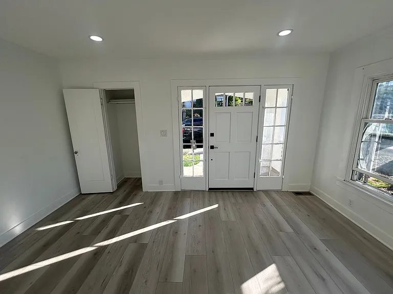 217 N Bel Aire Dr — Photo 5